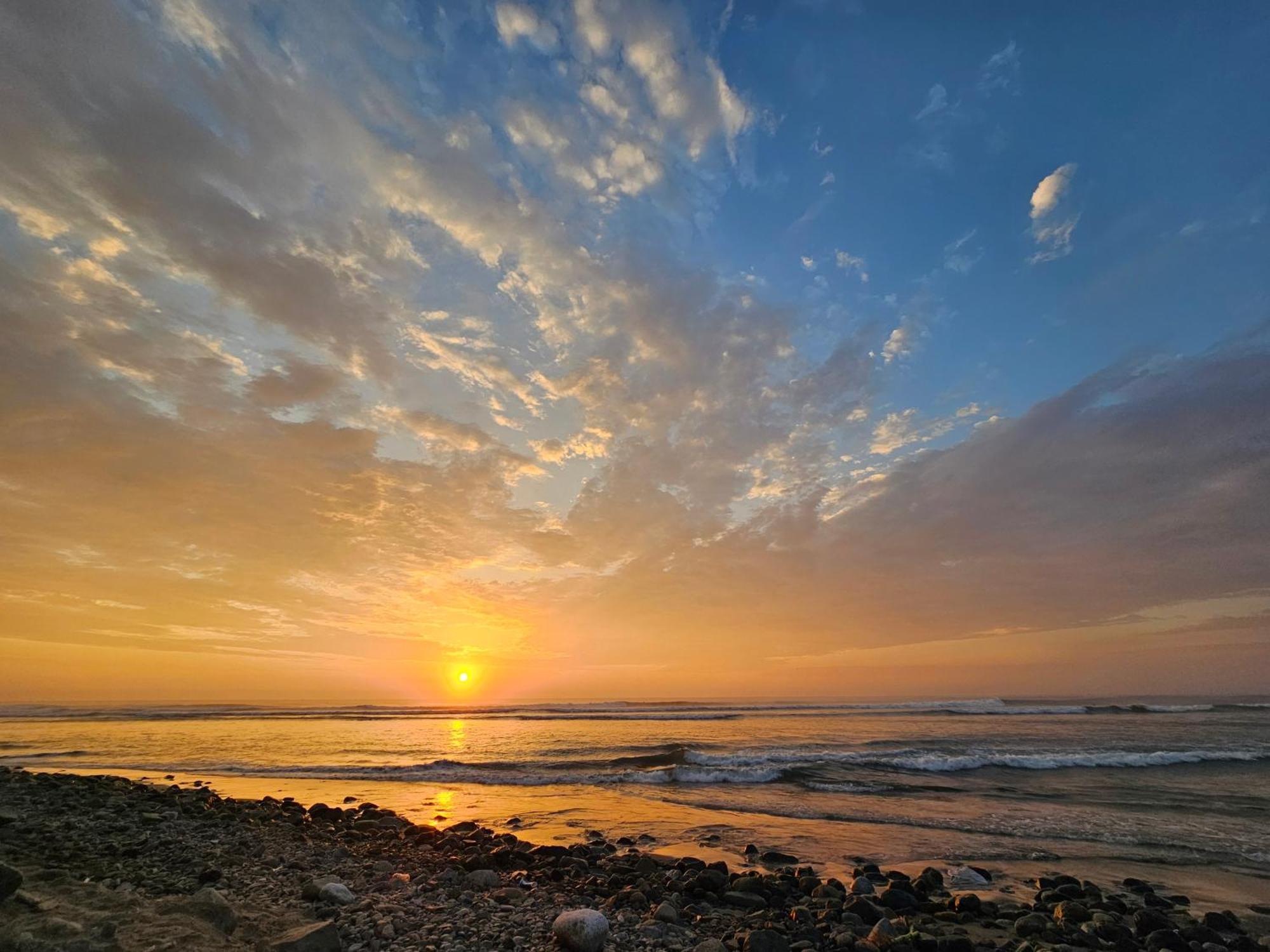 Yellow House Huanchaco Εξωτερικό φωτογραφία