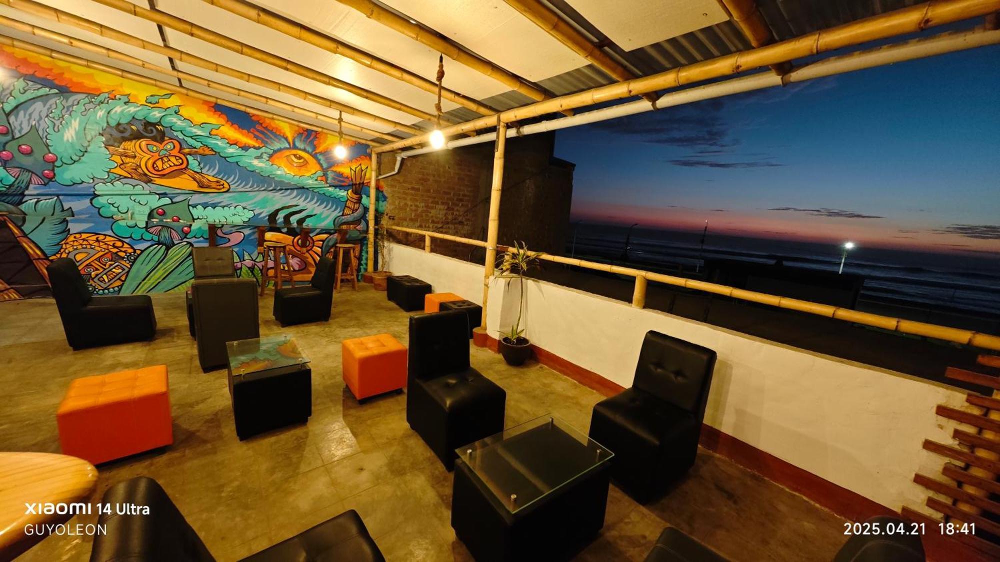 Yellow House Huanchaco Εξωτερικό φωτογραφία